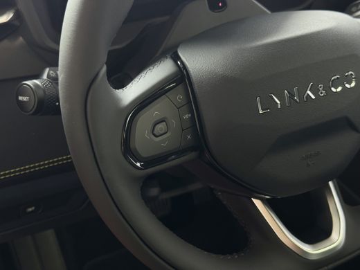 Lynk & Co 01 MORE 276PK NIEUWSTE MODEL HARMAN KARDON LEDER PANO. 15'4 INCH NAVI 360.CAM 20''LMV  ELEK.STOEL/GE... ActivLease financial lease
