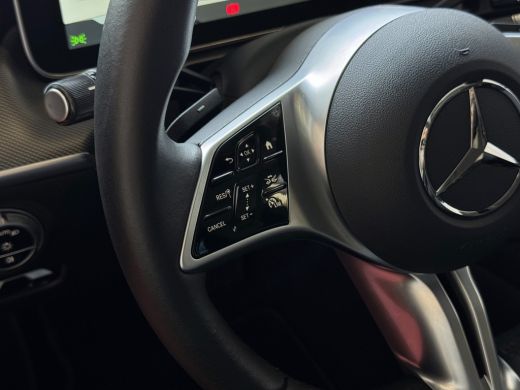 Mercedes-Benz C-Klasse 300e 313PK PHEV 12/2024 AVANTGARDE TREKHAAK DISTRONIC CAMERA ELEK/STOEL/VERWARMD 12/2024 PHEV PLU... ActivLease financial lease