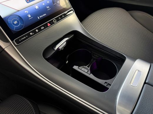 Mercedes-Benz C-Klasse 300e 313PK PHEV 12/2024 AVANTGARDE TREKHAAK DISTRONIC CAMERA ELEK/STOEL/VERWARMD 12/2024 PHEV PLU... ActivLease financial lease