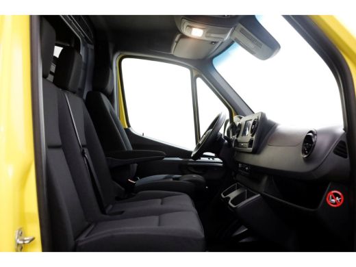 Mercedes-Benz Sprinter 319 CDI 3.0 V6 190pk 7G Automaat L2H2 Airco/Navi/Camera 08-2021 ActivLease financial lease
