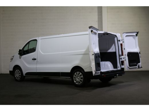 Nissan Primastar 2.0 dCi 130pk L2 H1 Airco Navigatie Camera Trekhaak ActivLease financial lease