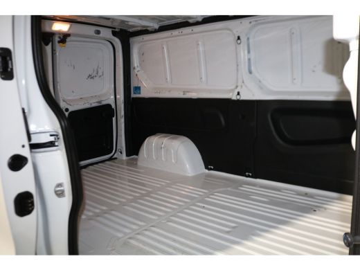 Nissan Primastar 2.0 dCi 130pk L2 H1 Airco Navigatie Camera Trekhaak ActivLease financial lease