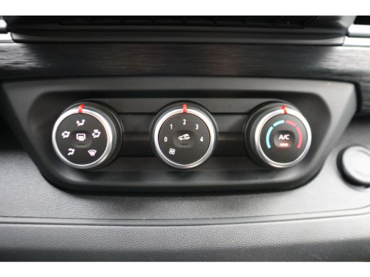 Nissan Primastar 2.0 dCi 130pk L2 H1 Airco Navigatie Camera Trekhaak ActivLease financial lease