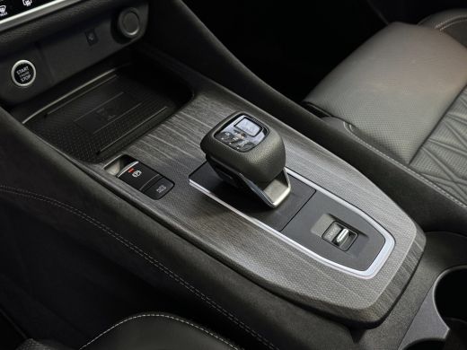 Nissan QASHQAI 1.3 MHEV 160PK TEKNA PLUS BOSE 20''LMV LEER ALCANTARA PANO MASSAGE BOSE STOEL/STUUR/RUIT VERW MAT... ActivLease financial lease