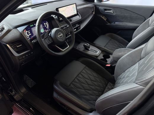 Nissan QASHQAI 1.3 MHEV 160PK TEKNA PLUS BOSE 20''LMV LEER ALCANTARA PANO MASSAGE BOSE STOEL/STUUR/RUIT VERW MAT... ActivLease financial lease