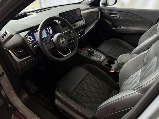 Nissan QASHQAI 1.3 MHEV 160PK TEKNA PLUS BOSE 20''LMV LEER ALCANTARA PANO MASSAGE BOSE STOEL/STUUR/RUIT VERW MAT... ActivLease financial lease