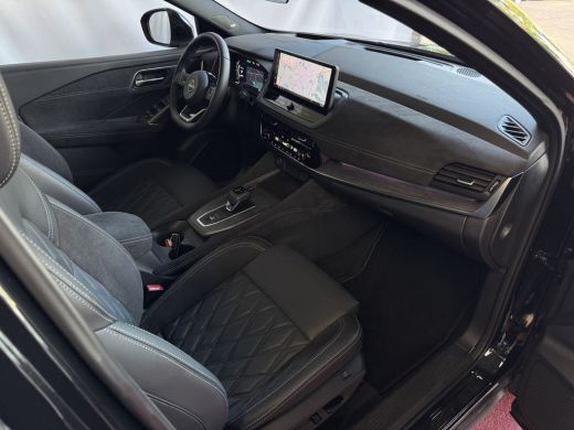 Nissan QASHQAI 1.3 MHEV 160PK TEKNA PLUS BOSE 20''LMV LEER ALCANTARA PANO MASSAGE BOSE STOEL/STUUR/RUIT VERW MAT... ActivLease financial lease