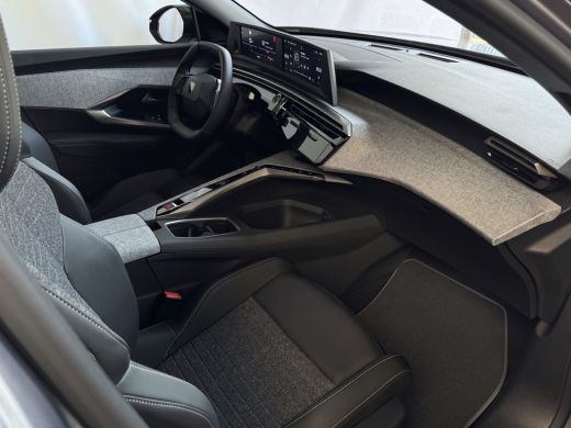 Peugeot 3008 1.2 HYBRID 145e ALLURE AUT. CARPLAY AFN.TREKHAAK NAVI STOELVERW KEYLESS 05/2025 ActivLease financial lease