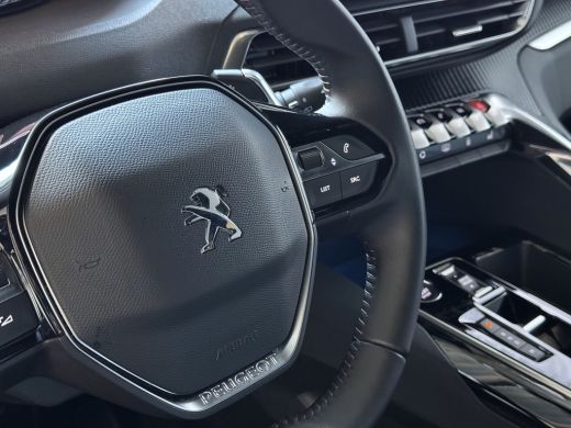 Peugeot 3008 130PK ALLURE LEER I-COCKPIT LED CARPLAY EUROPA.NAVI ELEK.KLEP CAMERA ADAP.CRUISE ZWARTE HEMEL. 20... ActivLease financial lease