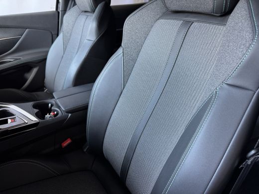 Peugeot 3008 130PK ALLURE LEER I-COCKPIT LED CARPLAY EUROPA.NAVI ELEK.KLEP CAMERA ADAP.CRUISE ZWARTE HEMEL. 20... ActivLease financial lease