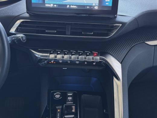 Peugeot 3008 130PK ALLURE LEER I-COCKPIT LED CARPLAY EUROPA.NAVI ELEK.KLEP CAMERA ADAP.CRUISE ZWARTE HEMEL. 20... ActivLease financial lease