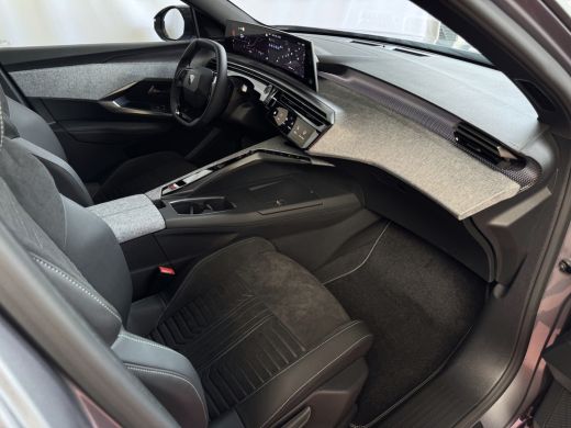 Peugeot 5008 1.2 HYBRID 145 GT GLAZENDAK 7PERS STOEL/STUUR VERW. ELEK.KLEP LED 7P 7 Persoons ActivLease financial lease