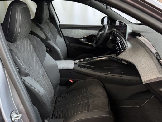 Peugeot 5008 1.2 HYBRID 145 GT GLAZENDAK 7PERS STOEL/STUUR VERW. ELEK.KLEP LED 7P 7 Persoons ActivLease financial lease