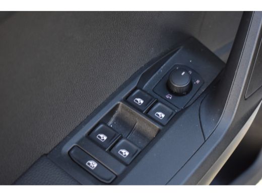 Seat Ibiza TSI 95PK BUSINESS STYLE VIRTUAL/NAVI/CARPLAY ActivLease financial lease