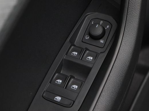 Skoda Karoq 1.5 TSi 150 Pk Automaat Business Edition | Panoramadak | Cruise Control | Climate Control | Stoel... ActivLease financial lease