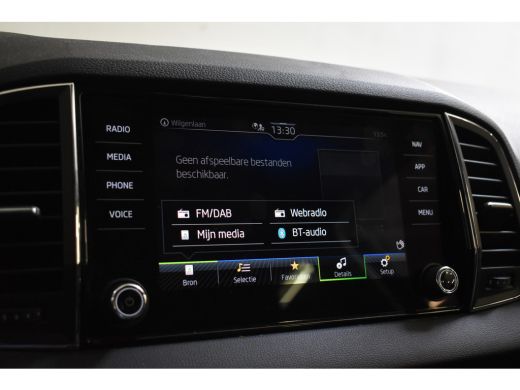 Skoda Karoq 1.5 TSI 150PK ACT BUSINESS EDITION PLUS CAMERA/NAVI/TREKHAAK ActivLease financial lease