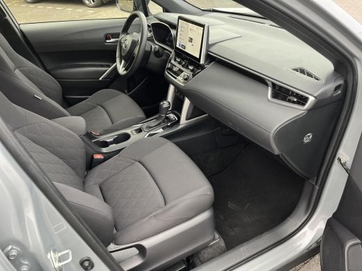 Toyota Corolla Cross Hybrid 200 Dynamic | Navigatie | Apple CarPlay/Android auto | Stoelverwarming | Stuurverwarming ActivLease financial lease