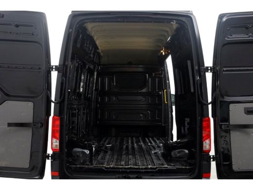 Volkswagen Crafter 50 2.0 TDI 177pk L4H4 (L3H3) Airco/Navi/Camera Trekhaak 3500kg 04-2021 ActivLease financial lease