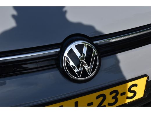 Volkswagen Golf 1.5 TSI LIFE VIRTUAL/PDC/CARPLAY ActivLease financial lease