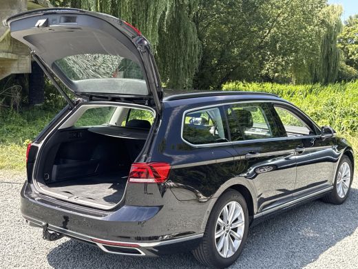 Volkswagen Passat Variant GTE 218PK DSG HYBRID GTE BUSINESS CAMERA/NAVI/TREKHAAK ActivLease financial lease