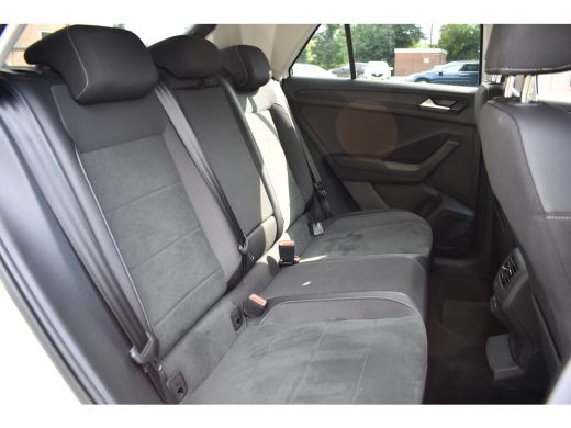 Volkswagen T-Roc 1.5 TSI DSG 150PK STYLE VIRTUAL/IQ-LIGHT/TREKHAAK ActivLease financial lease