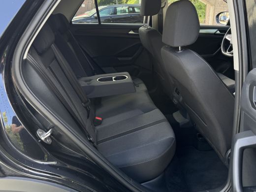 Volkswagen T-Roc TSI 115PK LIFE NAVI/PDC/CARPLAY ActivLease financial lease