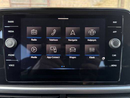 Volkswagen T-Roc TSI 115PK LIFE NAVI/PDC/CARPLAY ActivLease financial lease