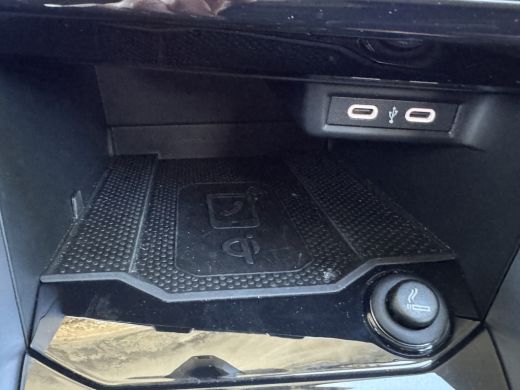 Volkswagen T-Roc TSI 115PK LIFE NAVI/PDC/CARPLAY ActivLease financial lease