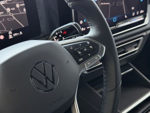 Volkswagen Tiguan 1.5 eHYBRID 272PK R-LINE PANO XL.NAVI TREKHAAK BLACK.STYLE 360.CAM ELEK.KLEP MATRIX.LED 20''LMV M... ActivLease financial lease