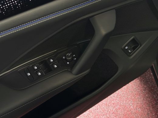 Volkswagen Tiguan 1.5 eHYBRID 272PK R-LINE PANO XL.NAVI TREKHAAK BLACK.STYLE 360.CAM ELEK.KLEP MATRIX.LED 20''LMV M... ActivLease financial lease