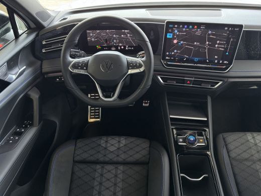 Volkswagen Tiguan 1.5 eHYBRID 272PK R-LINE PANO XL.NAVI TREKHAAK BLACK.STYLE 360.CAM ELEK.KLEP MATRIX.LED 20''LMV M... ActivLease financial lease
