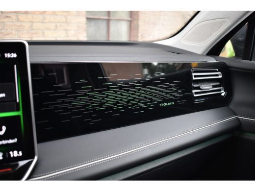 Volkswagen Tiguan 1.5 eTSI 150PK DSG ELEGANCE ALCANTARA/360° CAMERA/TREKHAAK ActivLease financial lease