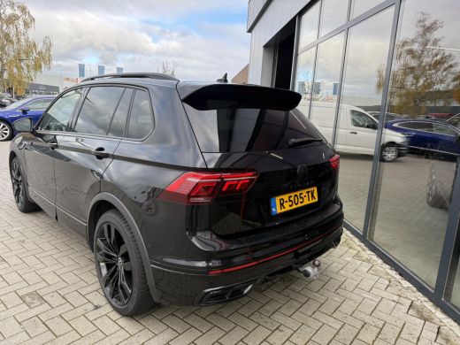 Volkswagen Tiguan 1.5 TSi 150 Pk Automaat R-Line Business+ | Full LED | Black Style | Panoramadak | Trekhaak | 20 I... ActivLease financial lease