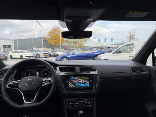 Volkswagen Tiguan 1.5 TSi 150 Pk Automaat R-Line Business+ | Full LED | Black Style | Panoramadak | Trekhaak | 20 I... ActivLease financial lease