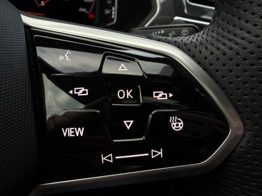 Volkswagen Tiguan 1.5 TSi 150 Pk Automaat R-Line Business+ | Full LED | Black Style | Panoramadak | Trekhaak | 20 I... ActivLease financial lease