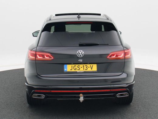 Volkswagen Touareg 3.0 TSi 462 Pk Automaat 4Motion R | Panoramadak | Adaptive Cruise | Black Style | Dynaudio | Trek... ActivLease financial lease