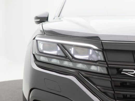 Volkswagen Touareg 3.0 TSi 462 Pk Automaat 4Motion R | Panoramadak | Adaptive Cruise | Black Style | Dynaudio | Trek... ActivLease financial lease