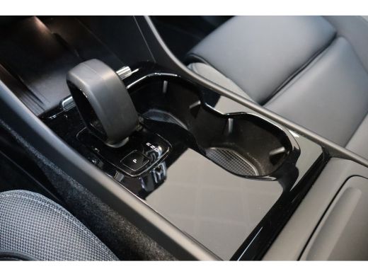 Volvo  C40 Plus 69 kWh 231PK Stoel & Stuurverwarming | Getint Glas |  Camera | Cruise Control ActivLease financial lease