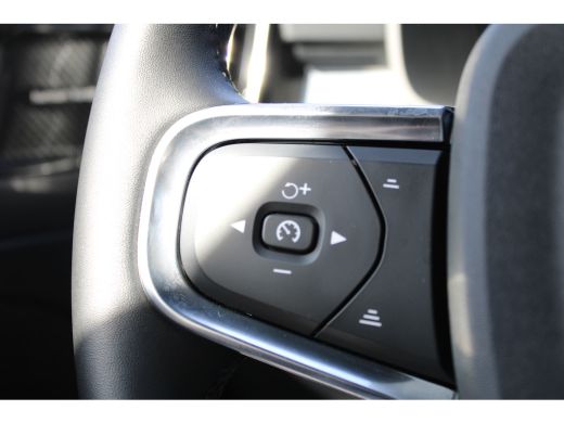 Volvo  XC40 2.0 B4 Plus Dark ActivLease financial lease