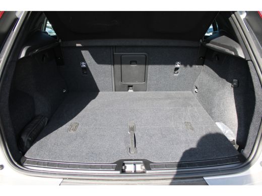 Volvo  XC40 2.0 B4 Plus Dark ActivLease financial lease