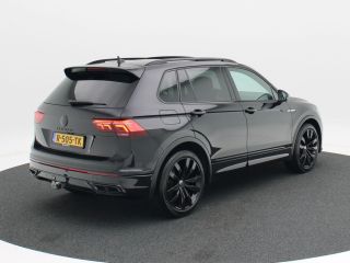 Volkswagen Tiguan 1.5 TSi 150 Pk Automaat R-Line Business+ | Full LED | Black Style | Panoramadak | Trekhaak | 20 I...