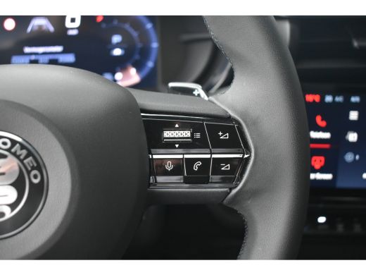 Alfa Romeo Junior 1.2 Turbo Hybrid Ibrida 136pk Automaat | Adaptive Cruise | Full-LED | Navigatie by App | Stoelver... ActivLease financial lease