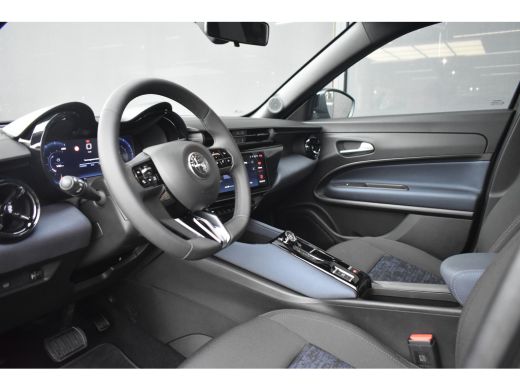 Alfa Romeo Junior 1.2 Turbo Hybrid Ibrida 136pk Automaat | Adaptive Cruise | Full-LED | Navigatie by App | Stoelver... ActivLease financial lease