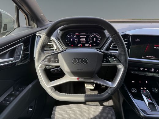 Audi Q4 e-tron 45 quattro S Edition Competition 82 kWh ActivLease financial lease