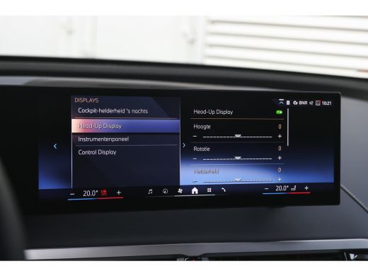 BMW iX xDrive60 M Sport / Panoramadak / Trekhaak / Adaptief onderstel / Soft-Close / Stoelventilatie / P... ActivLease financial lease