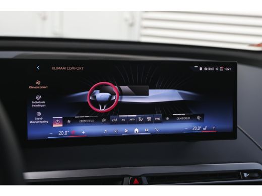 BMW iX xDrive60 M Sport / Panoramadak / Trekhaak / Adaptief onderstel / Soft-Close / Stoelventilatie / P... ActivLease financial lease