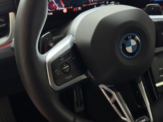 BMW X1 XDRIVE 25E M-SPORT LED ELEK.KLEP NAVI STOELVERW M-SHADOW LINE CARPLAY/ANDROID ZWARTE.HEMEL PHEV P... ActivLease financial lease