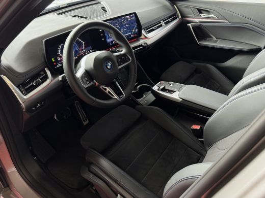 BMW X1 XDRIVE 25E M-SPORT LED ELEK.KLEP NAVI STOELVERW M-SHADOW LINE CARPLAY/ANDROID ZWARTE.HEMEL PHEV P... ActivLease financial lease