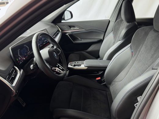 BMW X1 XDRIVE 25E M-SPORT LED ELEK.KLEP NAVI STOELVERW M-SHADOW LINE CARPLAY/ANDROID ZWARTE.HEMEL PHEV P... ActivLease financial lease