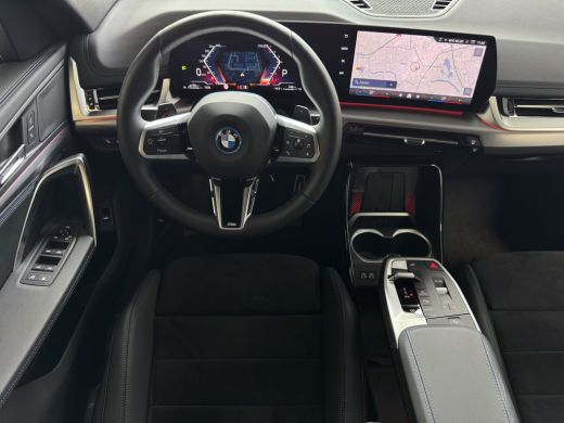 BMW X1 XDRIVE 25E M-SPORT LED ELEK.KLEP NAVI STOELVERW M-SHADOW LINE CARPLAY/ANDROID ZWARTE.HEMEL PHEV P... ActivLease financial lease